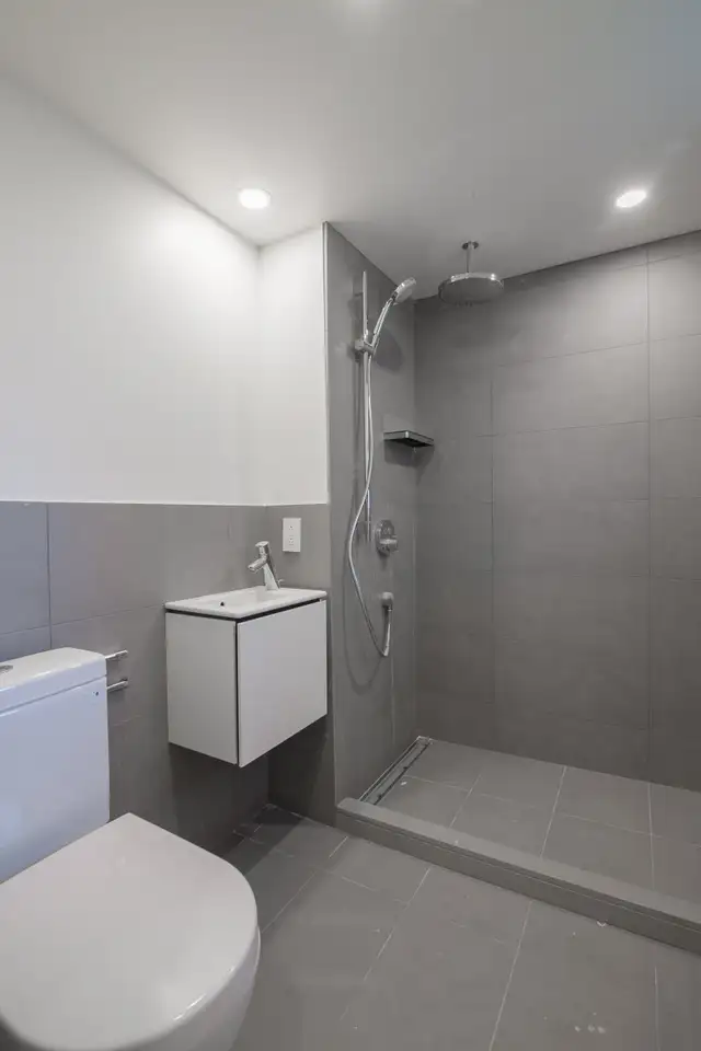 modern one bedroom apartment near McGill - ID 712 in Long Term Rentals in City of Montréal - Image 11
