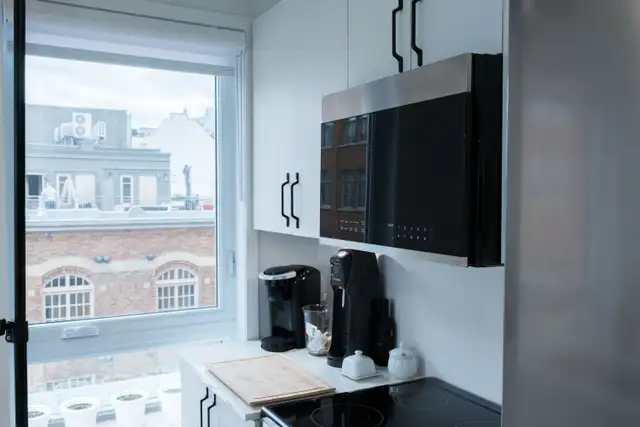 3 ½ lumineux et sécuritaire – Vieux-Québec in Long Term Rentals in Québec City - Image 4