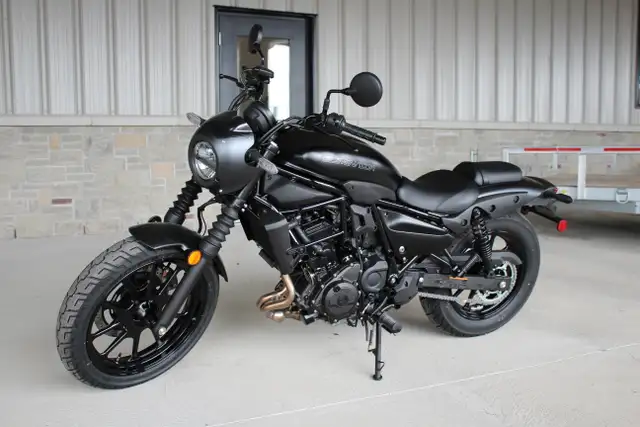 2025 Kawasaki ELIMINATOR 500 SE Motorcycle in Street, Cruisers & Choppers in Trenton - Image 3