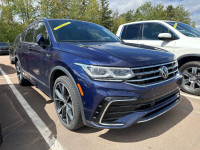 Sunroof, Leather Seats, Cooled Seats, Premium Audio, 360 Camera! The VW Tiguan aces real-world utili... (image 1)