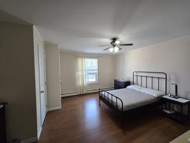 spacious two-bedroom downtown Kingston63860084748929124