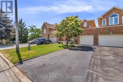 Welcome To This Beautifully Maintained 3 Bedroom Townhouse In The Heart Of Mississauga. Featuring A...