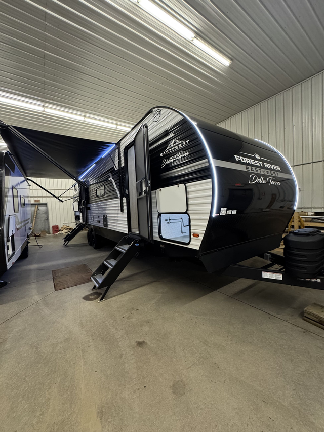 2026 Forest River EAST TO WEST DELLA TERRA 312BH in Travel Trailers & Campers in Regina - Image 2