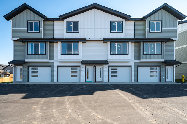 Brand New Executive Townhouse with Garage Never Lived In* in Long Term Rentals in Lloydminster - Image 2