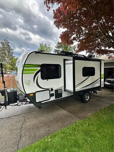 APPLY NOW: https://www.ridecollective.ca/get-pre-approved The 2021 Forest River Flagstaff E-Pro E19F...