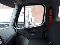 2019 Freightliner M2 106 Ryder Stock ID: 834657 Transmission Type/Speed: AUTO 6 Engine: DIESEL B6.7... (image 8)