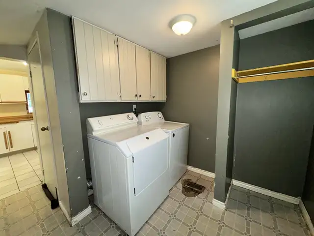 Cozy 2 Bed, 1 Bath Bungalow Near Downtown in Long Term Rentals in Barrie - Image 10