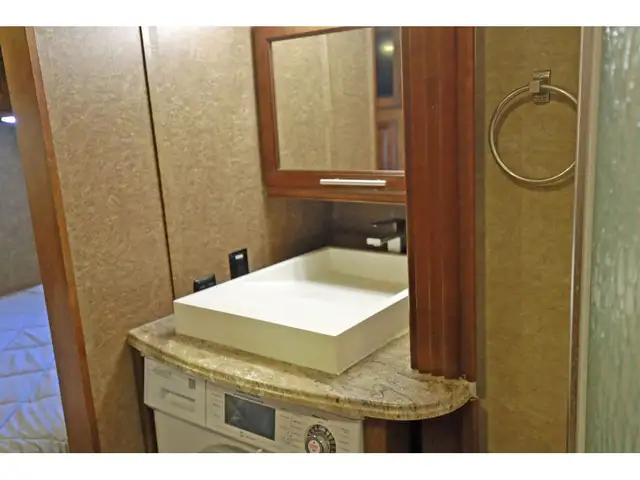 2015 Coachmen Encounter Classe A VR / RV FULL PAINT 3 Extensions in RVs & Motorhomes in Laval / North Shore - Image 21