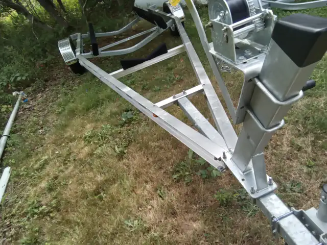 Venture 2825 lb. Aluminum Bunk  Boat Trailer in Boat Parts, Trailers & Accessories in Bridgewater - Image 5