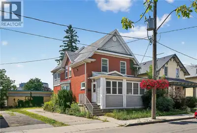 Student-Friendly Rooms for Rent Near University 'TWO SINGLE ROOMS AVAILABLE AT THIS TIME' FIVE ROOMS...