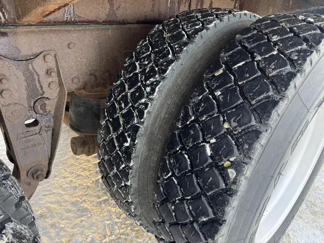 2012 KENWORTH T800 in Heavy Trucks in Saskatoon - Image 73