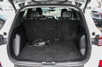 Véhicule vendu avec un rapport d'inspection certifié, un rapport CARFAX, un lavage complet incluant... (image 9)