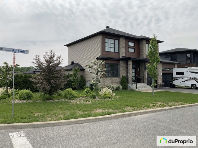 $945,000 - Intergenerational for sale in St-Paul — photo 2