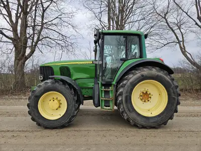 2005 John Deere 6820 -40km/hr Power-quad -20.8/R38 rear tires at 90% -16.9/R28 front tires at 90% -D...