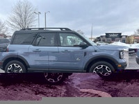 Leather interior, heated seats, no accidents, low km's, wireless charging pad, lane keep assist. Ble... (image 3)