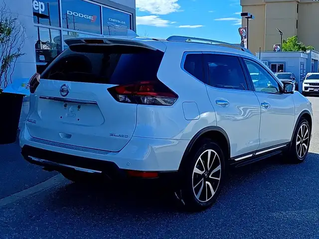 2020 Nissan Rogue SL in Cars & Trucks in Markham / York Region - Image 3