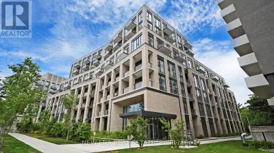 Welcome to this exclusive corner unit in a renowned building, The Kingsway! The unit features many u...