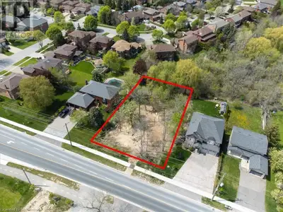 Fantastic opportunity to build your dream home in the Burleigh Hill Neighbourhood. The 100 foot of f...