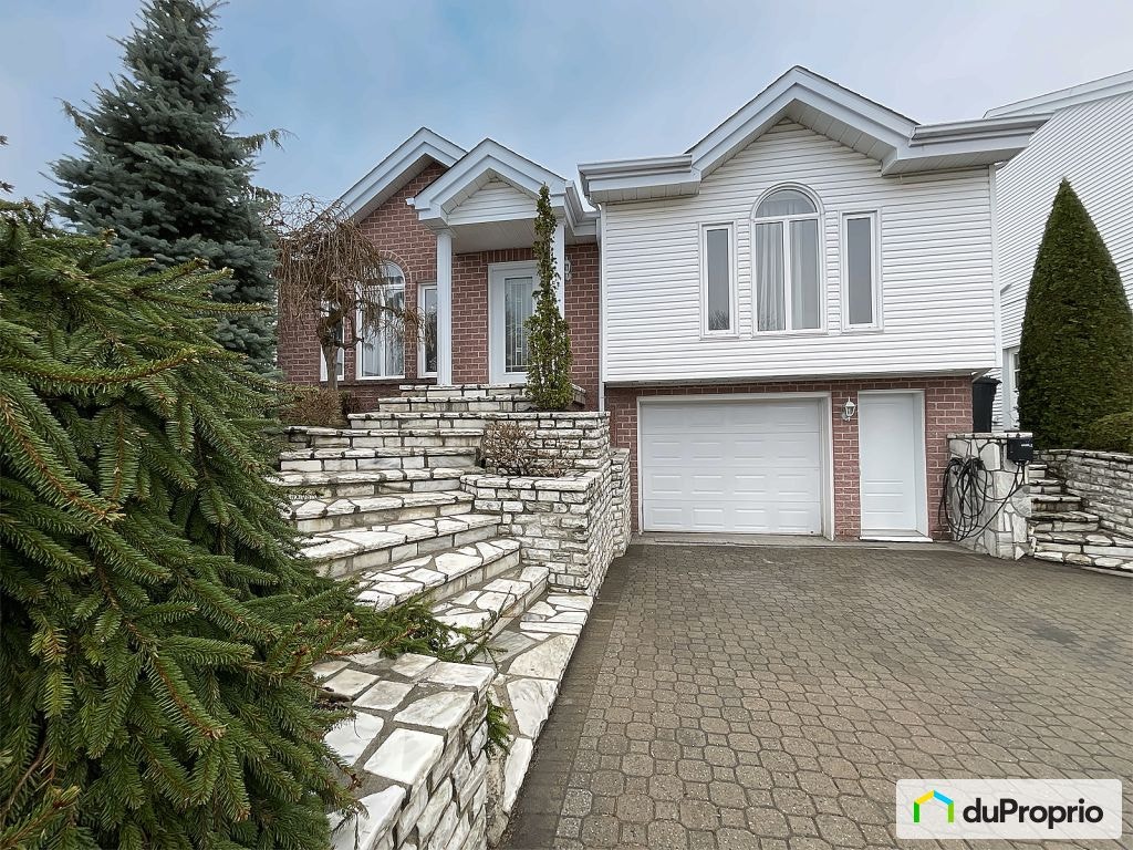 $749,900 - Bungalow for sale in Ste-Julie — photo 1