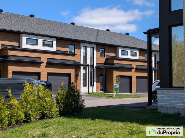 $464,000 - Townhouse for sale in ND-Des-Prairies — photo 1