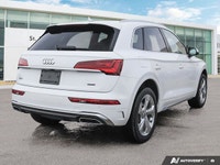 * Wheels: Upgraded 19-inch contrast grey, partly polished wheels (standard on Komfort are 18-inch) *... (image 4)