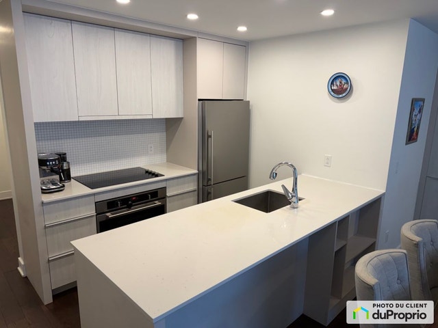 $584,500 - Condominium for sale in St-Lambert — photo 1