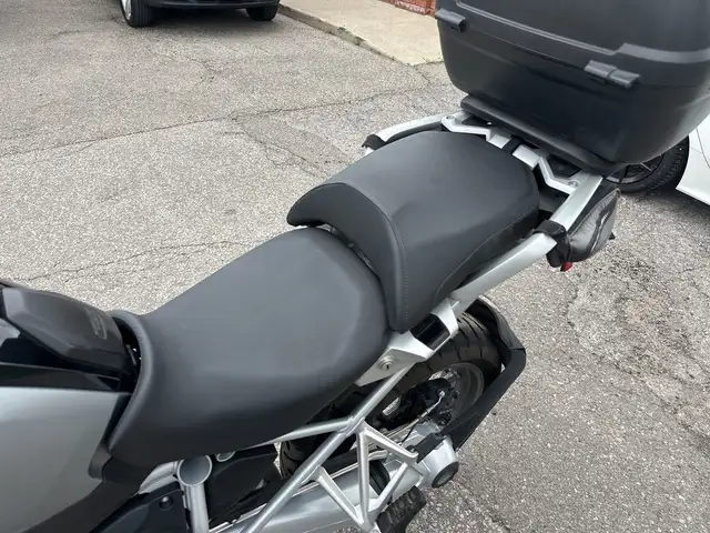 2015 BMW R1200GS ~ BMW R1200GS ~ HTD GRIPS ~ ADJUSTABLE SUSPENSI in Street, Cruisers & Choppers in City of Toronto - Image 20