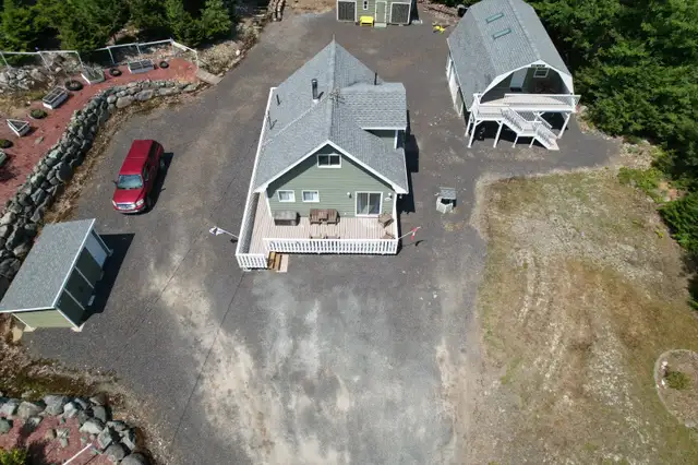 Home in Labelle/ Molega on 27 acres!