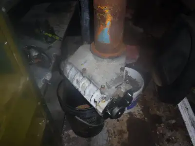 I HAVE A GOOD WORKING BLOWER INCLUDING AIR INTAKE OFF A V6 GM DIESEL ENGINE,ALSO HAVE SOME SPARE PAR...