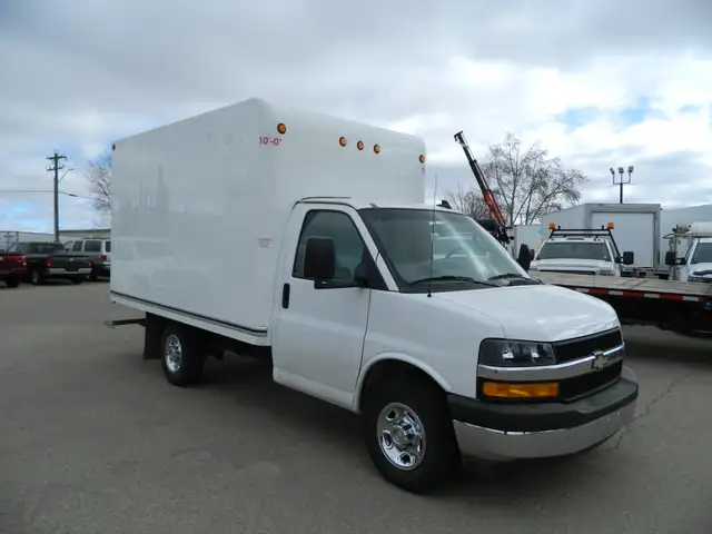2023 Chevrolet Express Only 24399 kms/ FACTORY WARRANTY  