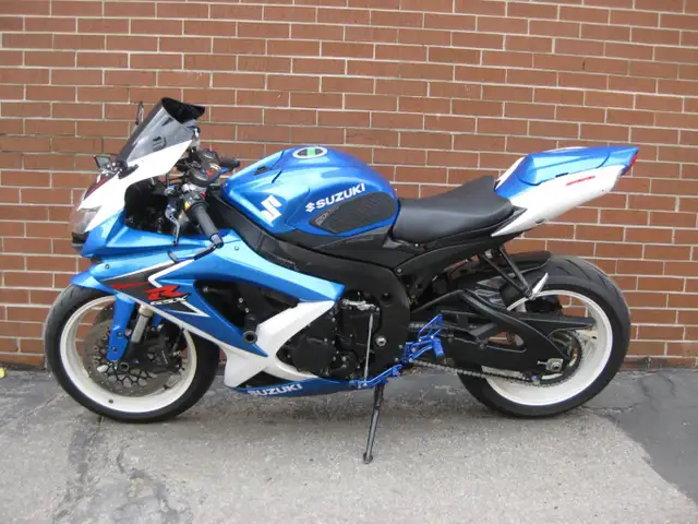 2009 SUZUKI GSXR 600 in Street, Cruisers & Choppers in City of Toronto - Image 5