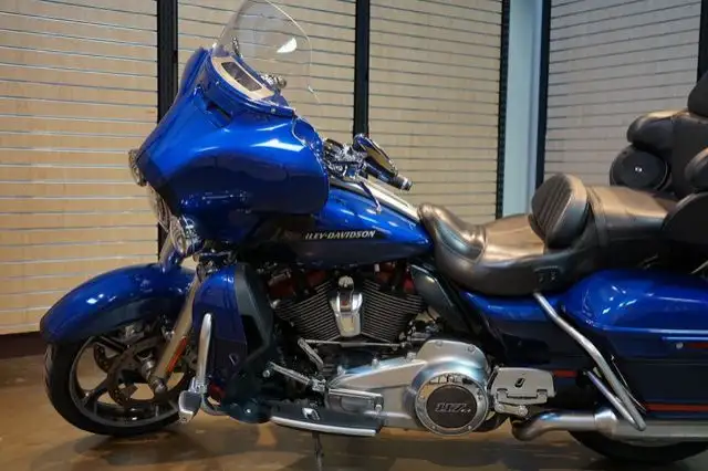 2020 Harley-Davidson FLHTKSE - CVO Limited in Sport Touring in Lethbridge - Image 10