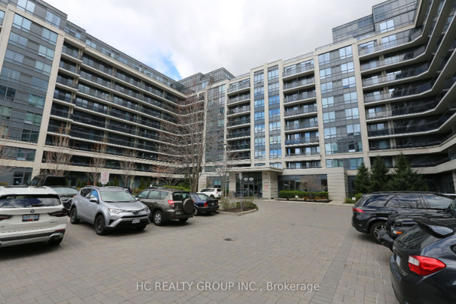 1 Bed+Den South Facing Unit 650 Sq Ft in Condos for Sale in Markham / York Region