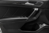 ... Engine: Moteur à 4 cylindres 2.0l L/100Km City: 11.0 L/100Km Hwy: 8.6 Safety Equipment Contrôle... (image 9)