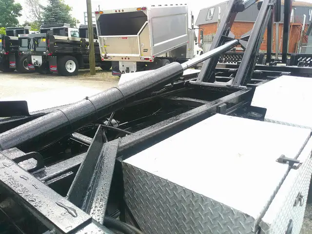 2017 Freightliner M2 in Heavy Trucks in Hamilton - Image 16