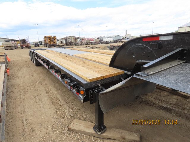 2- BWS 55LBX3 LOWBED TRAILERS FOR SALE ASKING 70K EACH. in Heavy Equipment in Grande Prairie - Image 4