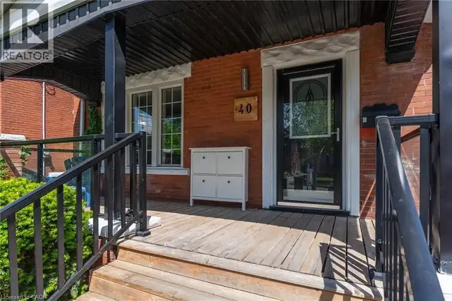 40 WOODLAND Avenue Kitchener, Ontario in Houses for Sale in Kitchener / Waterloo - Image 5