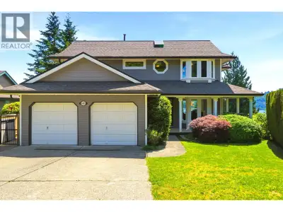 Nestled on one of Dollarton´s most sought-after streets, this picturesque family home offers 3 gener...
