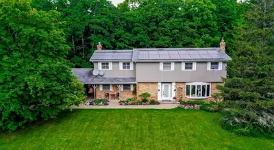 Stunning Four Bedroom Plus 2 Lower bedrooms Four Luxury Bathrooms Gourmet Chef Inspired Kitchen Gorg...