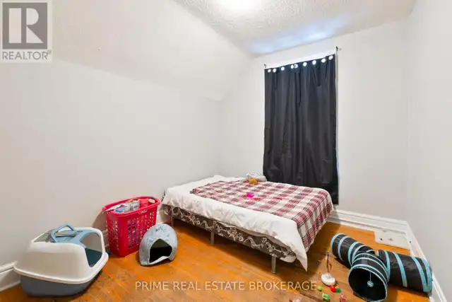 142 JOHN STREET London East (East F), Ontario in Houses for Sale in London - Image 16