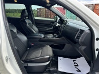 Off-Road Package, Sunroof, Navigation, Synthetic Leather Seats, Apple CarPlay! Stratford Kia Used Ca... (image 8)