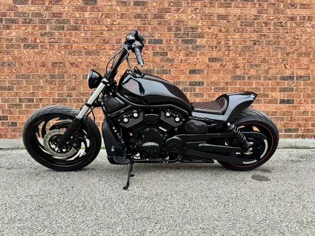 2011 Harley-Davidson V-Rod **CUSTOM BODY KIT** **VANCE & HINES P in Street, Cruisers & Choppers in Markham / York Region - Image 3