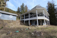 7465 Crowfoot Drive Anglemont, British Columbia