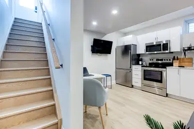 {{*Brand new lower level fully furnished 1 bed 1 bath Hamilton}}