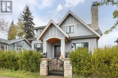 South-Facing beautiful custom-built luxury home on over 9000sqft lot, Prime Quilchena District! Over...