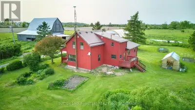 Come and breathe the fresh air in this beautiful and quiet country setting situated on over 100 acre...