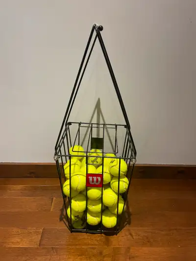 Wilson Panier de ramassage de balle de tennis + lot de balles Penn 2, peu utilisé, les enfants ne jo...