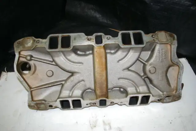 INTAKE MANIFOLD EDELBROCK TORKER II SMALL BLOCK CHEVY in Auto Body Parts in Edmonton - Image 5