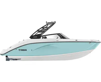 The Yamaha 222S combines a modern design with a spacious cockpit and high freeboard, maximizing its...