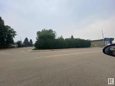 Very affordable lot located very close to schools and recreation, perfect for building a duplex, or...